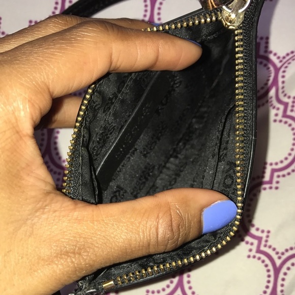 BLACK MICHAEL KORS WRISTLET 🖤 - Picture 5 of 8